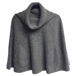 Gap gray chunky neck wool/cashmere cape with pockets
